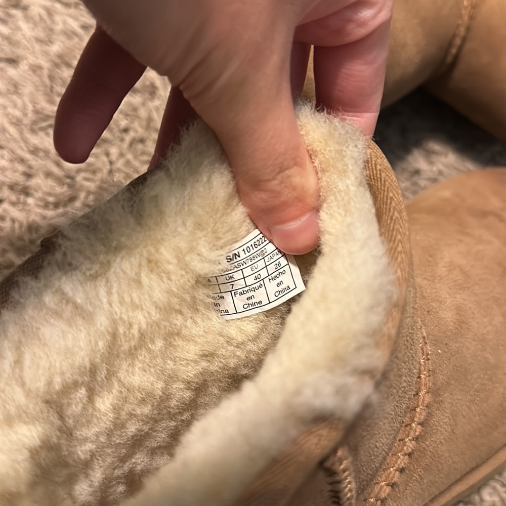 UGG Classic Mini II Boot - Picture 8 of 8